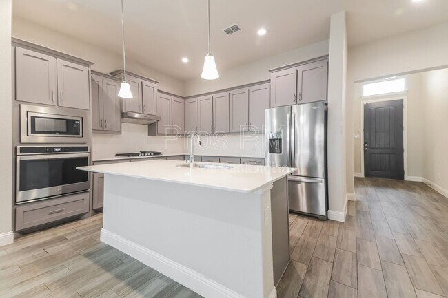 Building Photo - 1121 Knightsbridge Rd