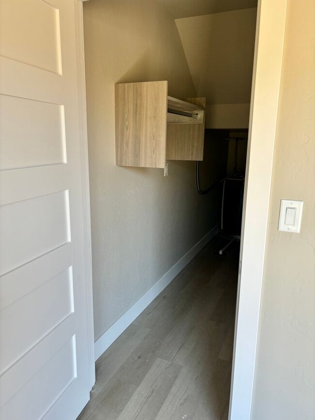 Building Photo - Open Spaced Apartment