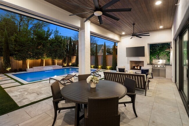 Building Photo - 3537 Villanova St