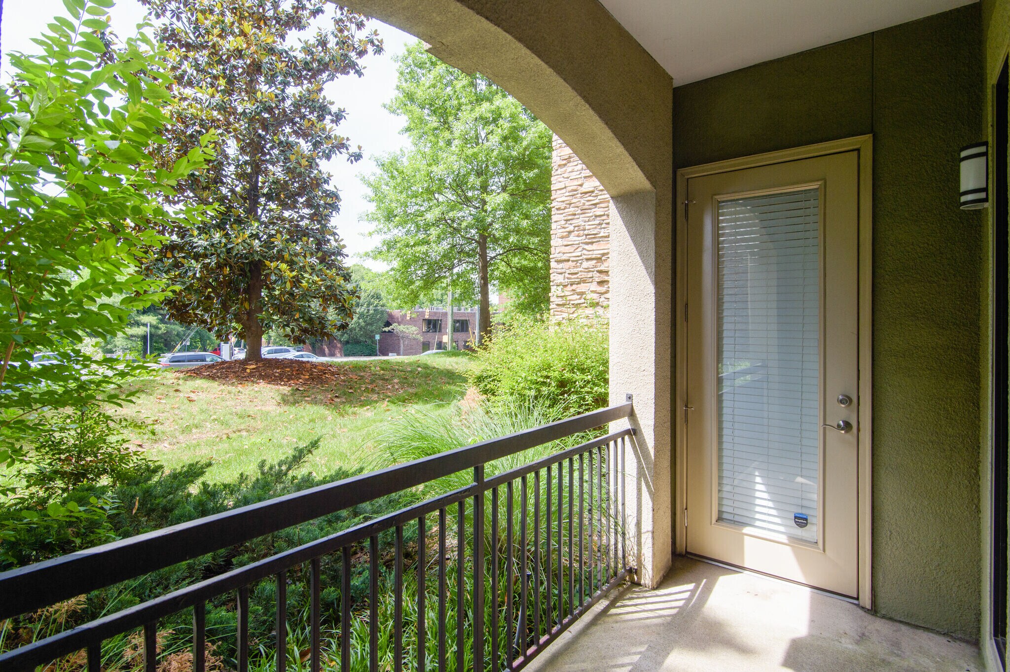 Building Photo - 2600 Hillsboro Pike