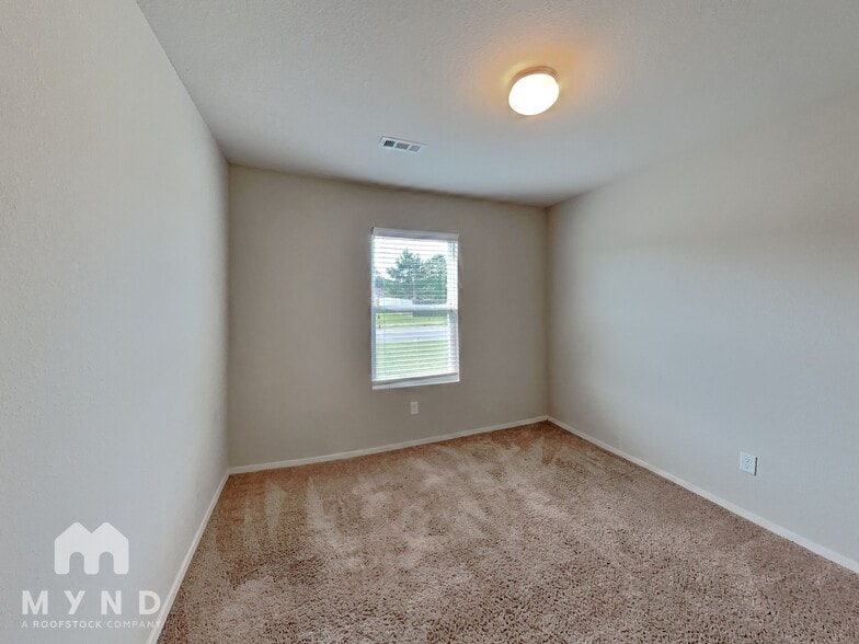 Building Photo - 307 Westwood Dr