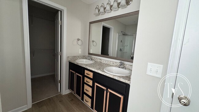 Building Photo - RATE DROP ALERT (was $2400/month) and FALL...