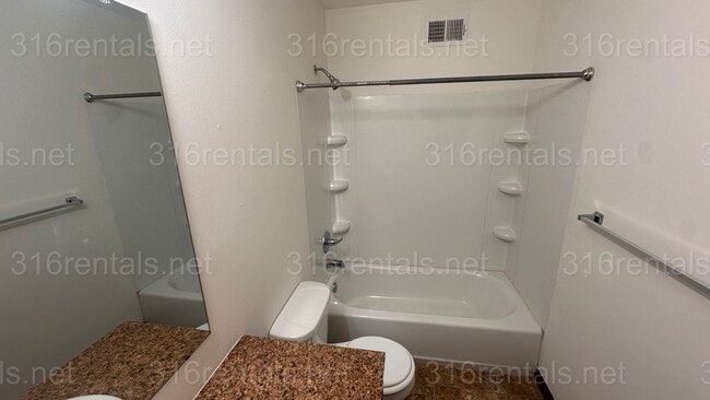 Building Photo - $775 - 1 bed 1 bath - Duplex