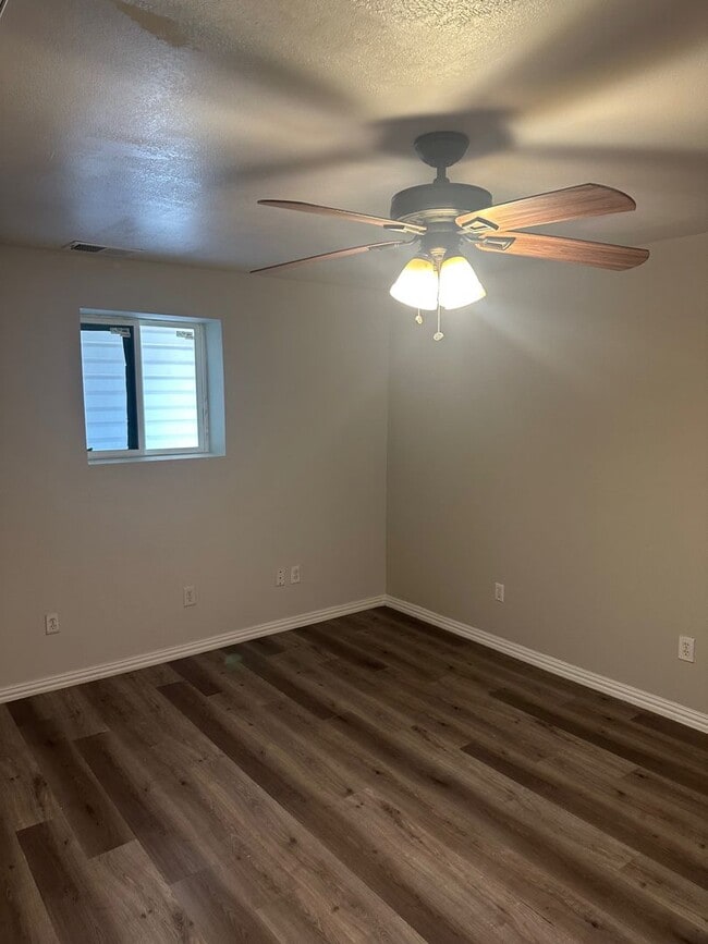 Building Photo - 8280 S State Hwy 78