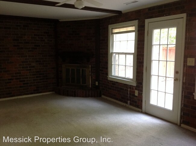 Building Photo - 3 br, 2.5 bath House - 2942-C St. Mark's Road