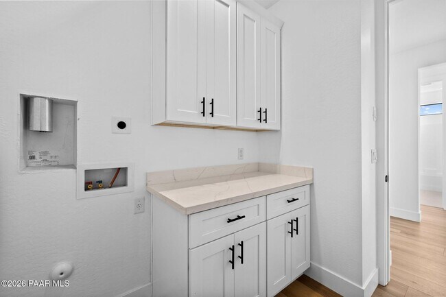 Building Photo - 5992 Finch Pl