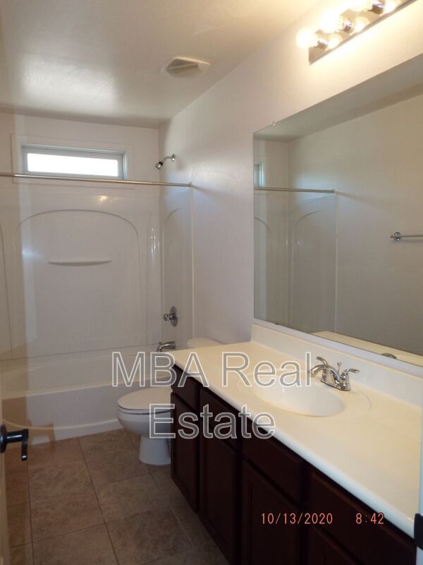 Building Photo - 5316 S 23rd Way