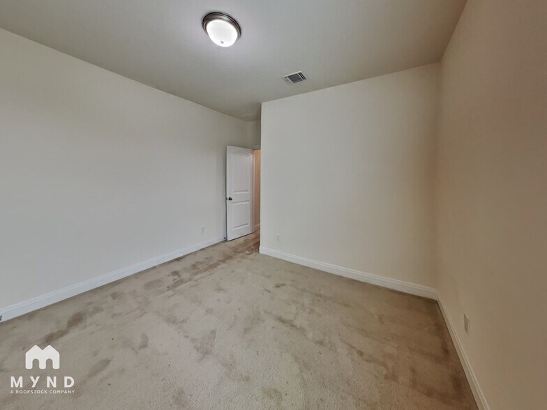 Building Photo - 13725 James Buchanan St