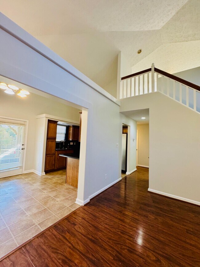 Building Photo - 3072 Prichard Dr