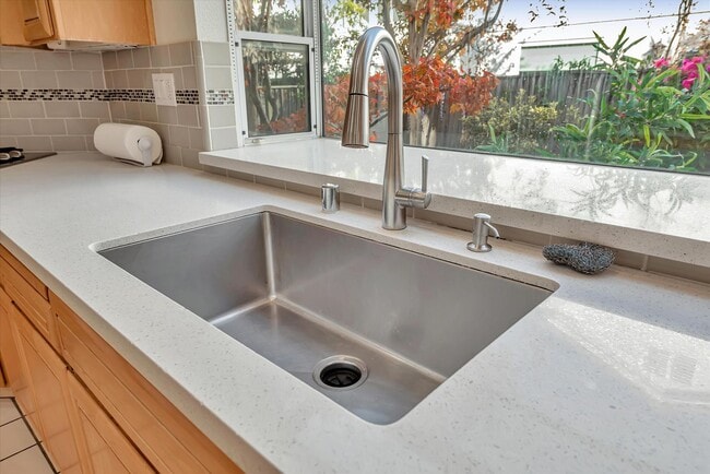 Building Photo - Spacious 4 Bedroom Home. Located in Cupertino