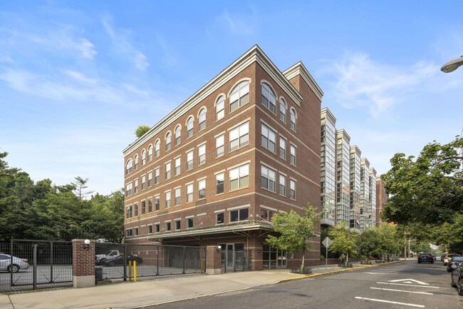 Building Photo - 234 10th St