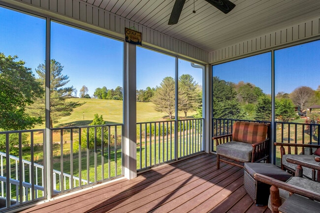 Building Photo - 134 Daleyuhski Way