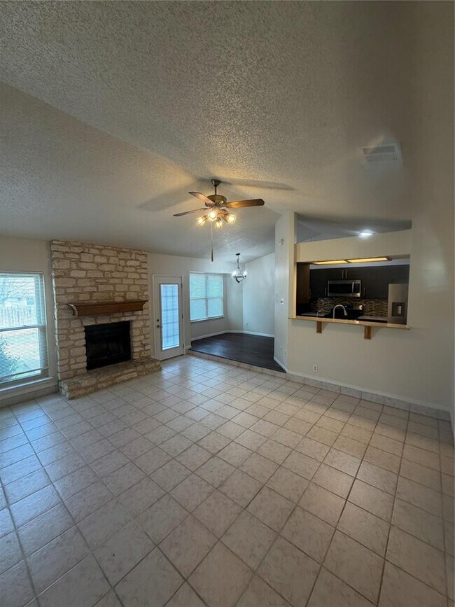 Building Photo - 1100 York Castle Dr