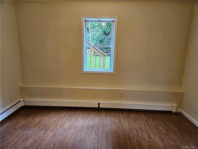 Building Photo - 40 Clarendon Ave