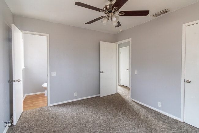 Building Photo - 1808 Las Cruces Ln