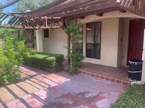 Building Photo - *COMING SOON!* 2 Bedroom Garden Style Villa Home In A Prime Location – Near Shopping & Dining!