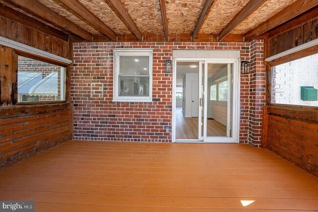 Building Photo - 8602 Rugby St