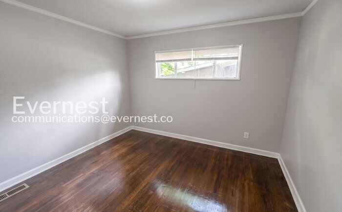 Building Photo - 1232 Oakwood St