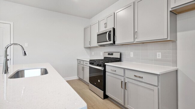 Building Photo - 130 Millbrook Dr
