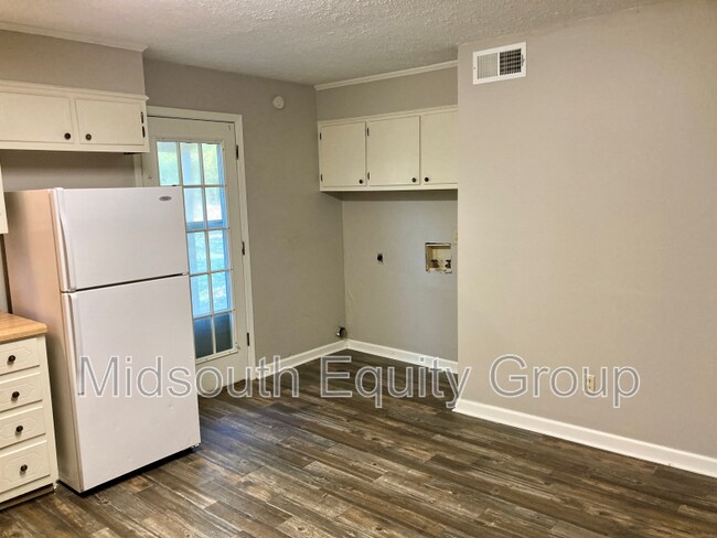 Building Photo - 124 Lower Brownsville Rd