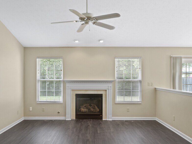 Building Photo - 114 Mark Twain Ct