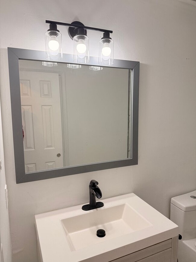 Building Photo - 1360 Avalon Dr