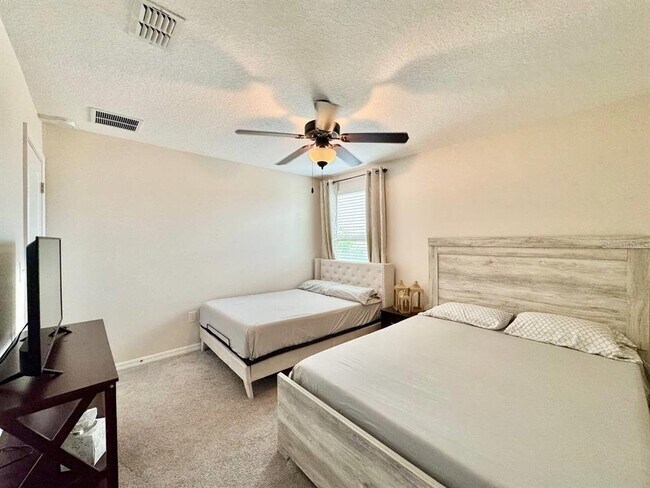 Building Photo - 10509 Carloway Hills Dr