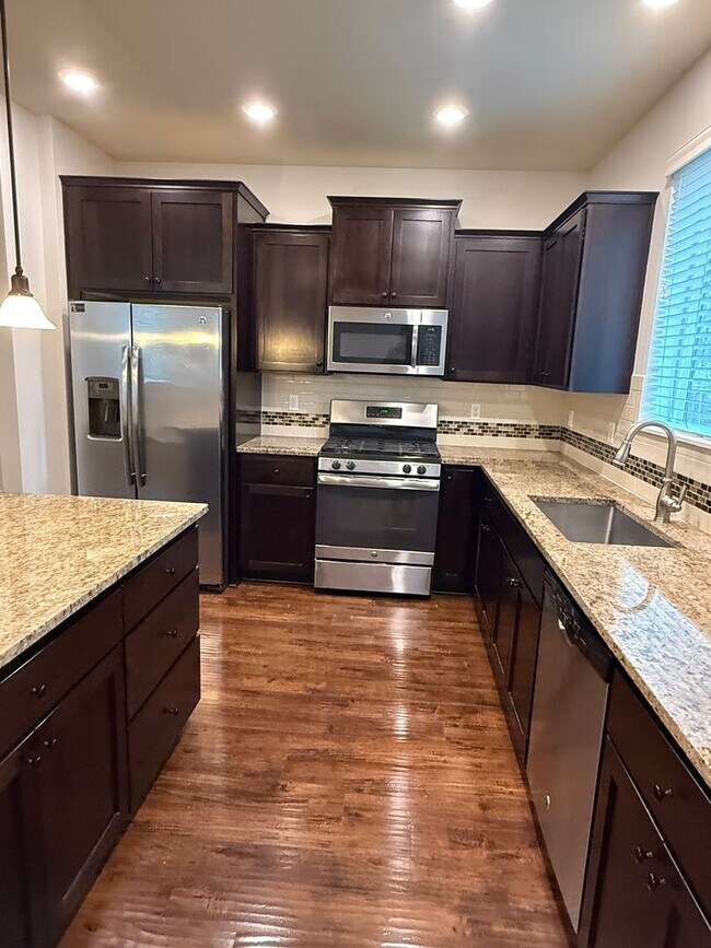 Building Photo - Impressive North Plains Home Backing to Protected Green Space – Move-In Ready!