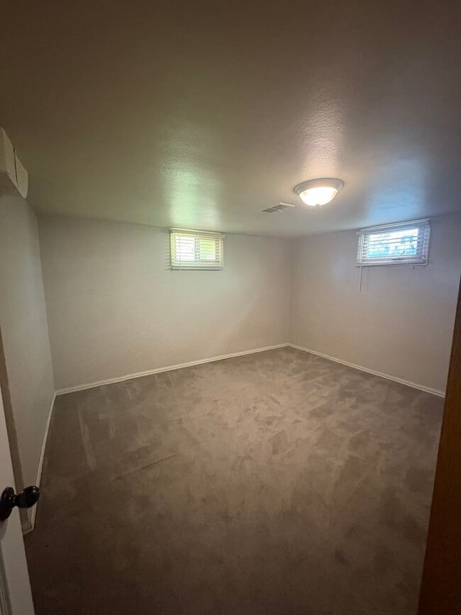 Building Photo - 3 Bed 2 Bath Cottage in Greeley