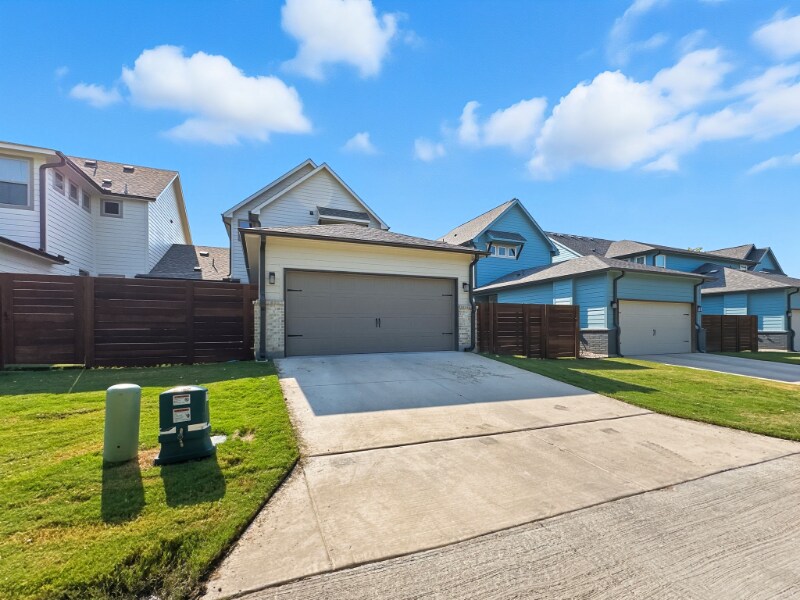 Building Photo - 9525 Thorncrown Ln