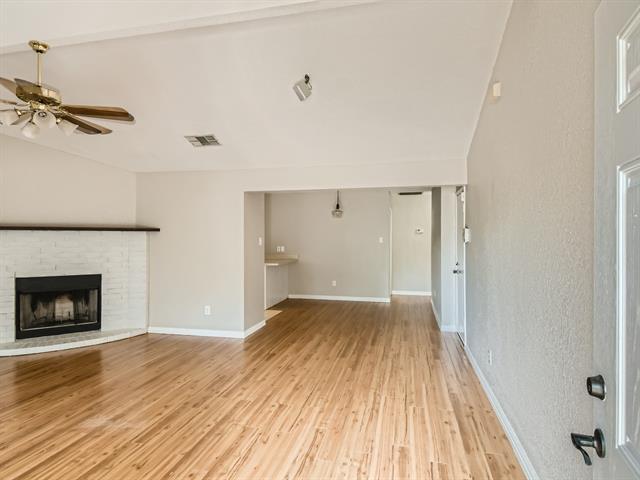 Building Photo - 403 Hollyberry Dr