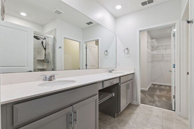 Building Photo - Spacious and Modern 5 Bedroom Home in Gated Arden Park North