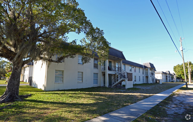 Building Photo - Jones Walker Palm Gardens