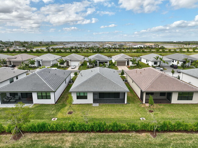 Building Photo - 12611 SW Manatee Marsh Ter