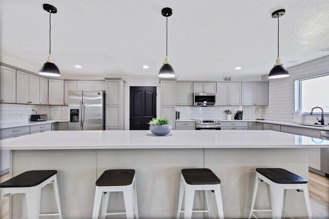 Building Photo - 4611 S Merrivale Pl