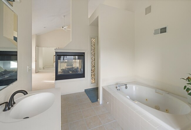 Building Photo - 73 Half Crown Cir