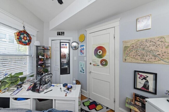 Building Photo - 3 bedroom in Chicago IL 60613