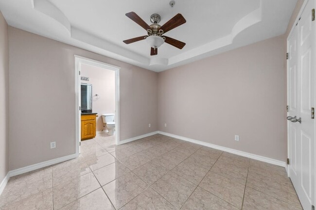 Building Photo - 106 E Campeche St