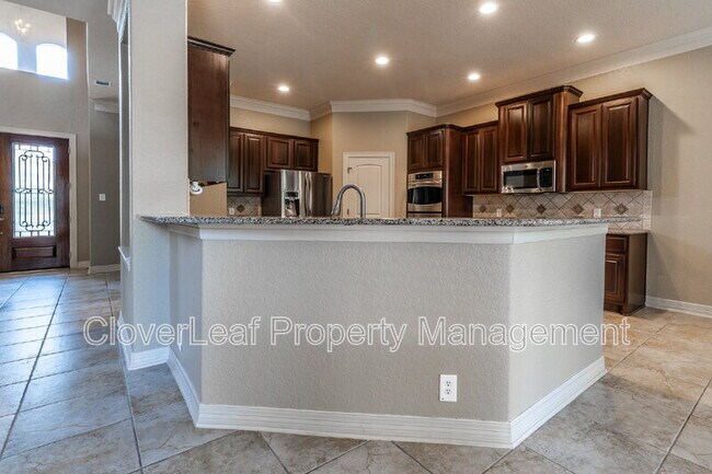 Building Photo - 1231 Via Belcanto