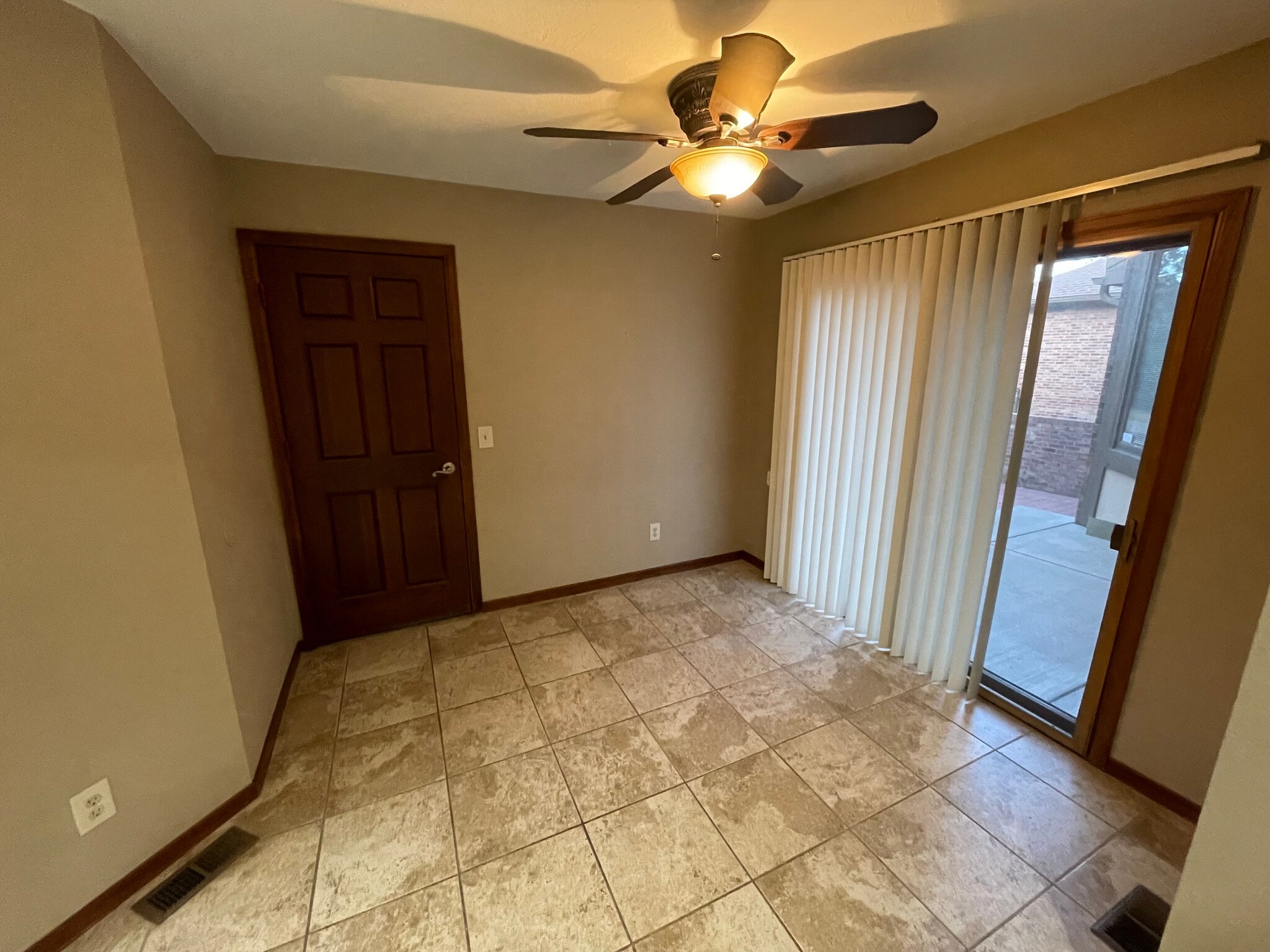 Building Photo - 7224 S Sundown Cir