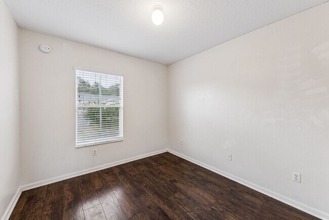 Building Photo - 16076 Old Ash Loop