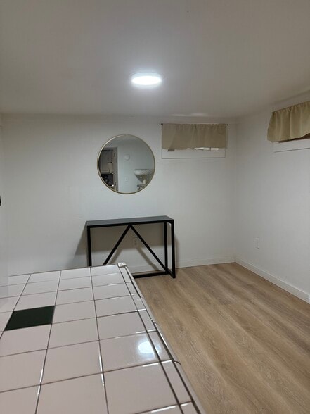 Building Photo - 348 S Lee Ave