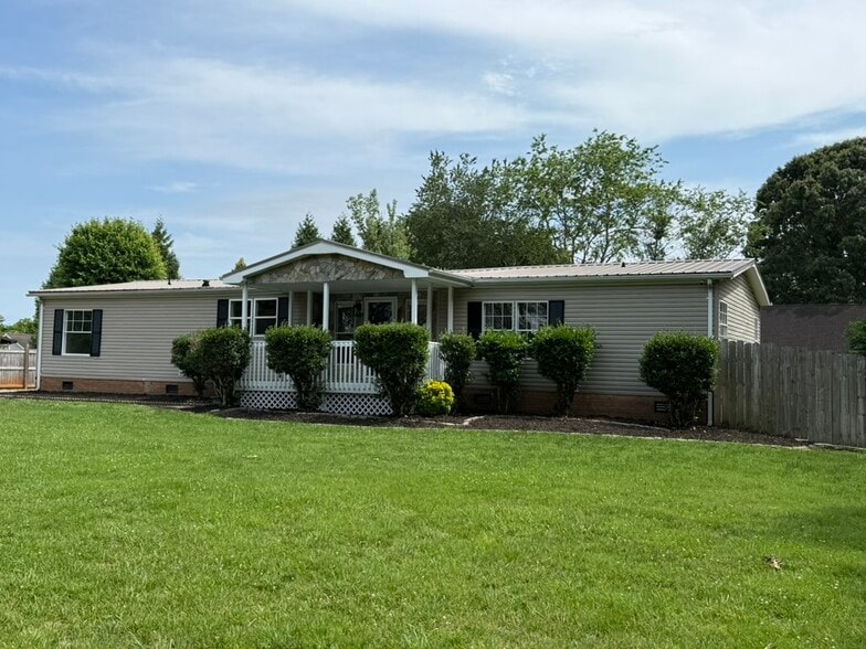 House Front - 1489 Kelley Ct