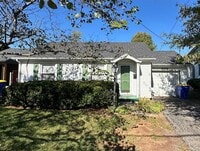 Building Photo - 809 Nutwood St