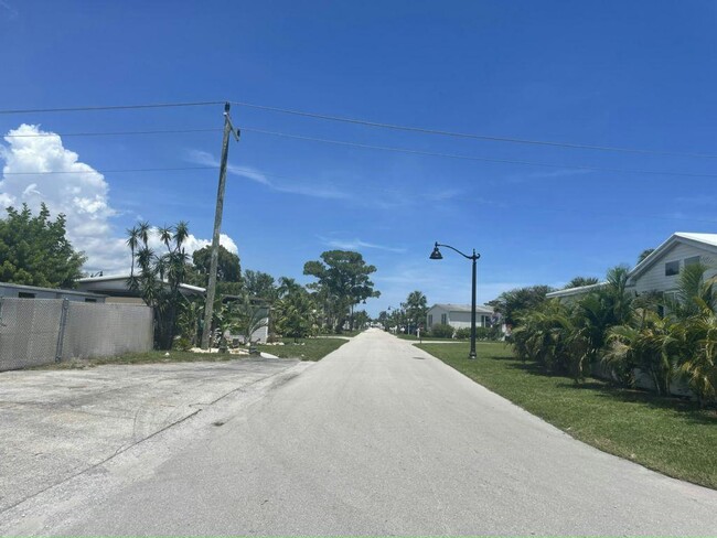 Building Photo - 6910 42nd Trail N
