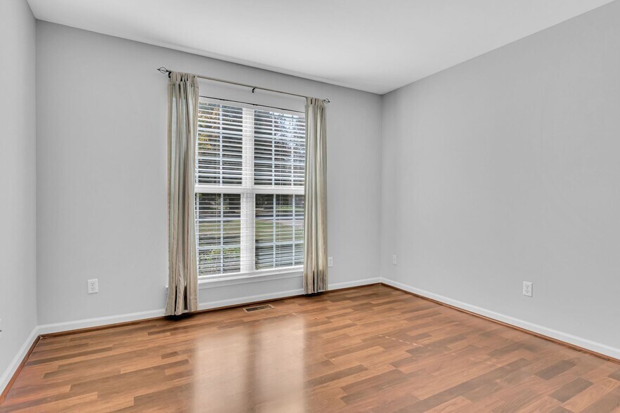 Building Photo - 207 Andy Johns Dr