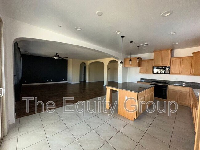 Building Photo - 1724 W Sedona Ave