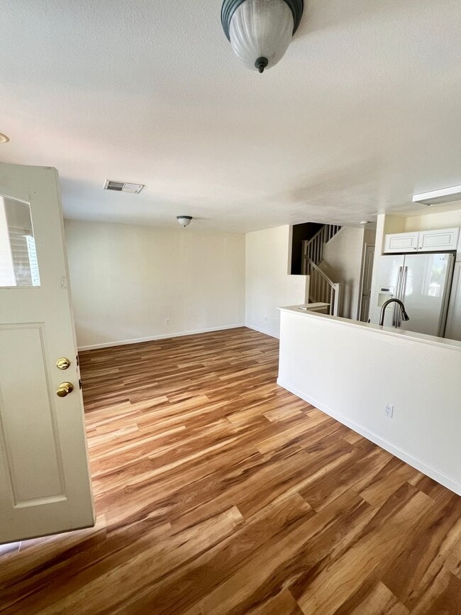 Building Photo - Spinnaker Townhouse $3250.00! 2 Story 3bd ...