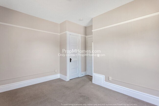Building Photo - Charming Two-Bedroom Upper-Level Duplex in...