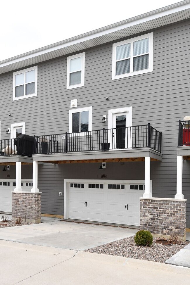Building Photo - 11217 Talamore Cir
